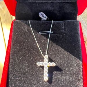 Platinum natural diamon cross necklace